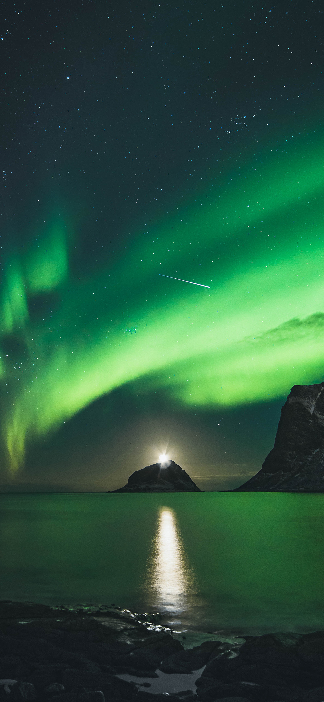 [2436×1125]夜晚 极光 绿色 美景 苹果手机壁纸图片