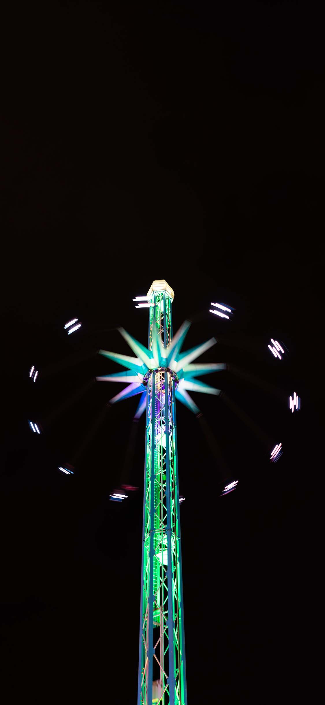 [2436×1125]夜晚 游乐园 游乐设施 灯光 苹果手机壁纸图片