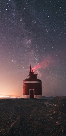 [2436x1125]夜晚 灯塔 夜晚 星空 璀璨 苹果手机壁纸图片