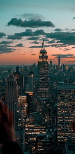 [2436x1125]夜景 夜晚 城市 高楼大厦 苹果手机壁纸图片