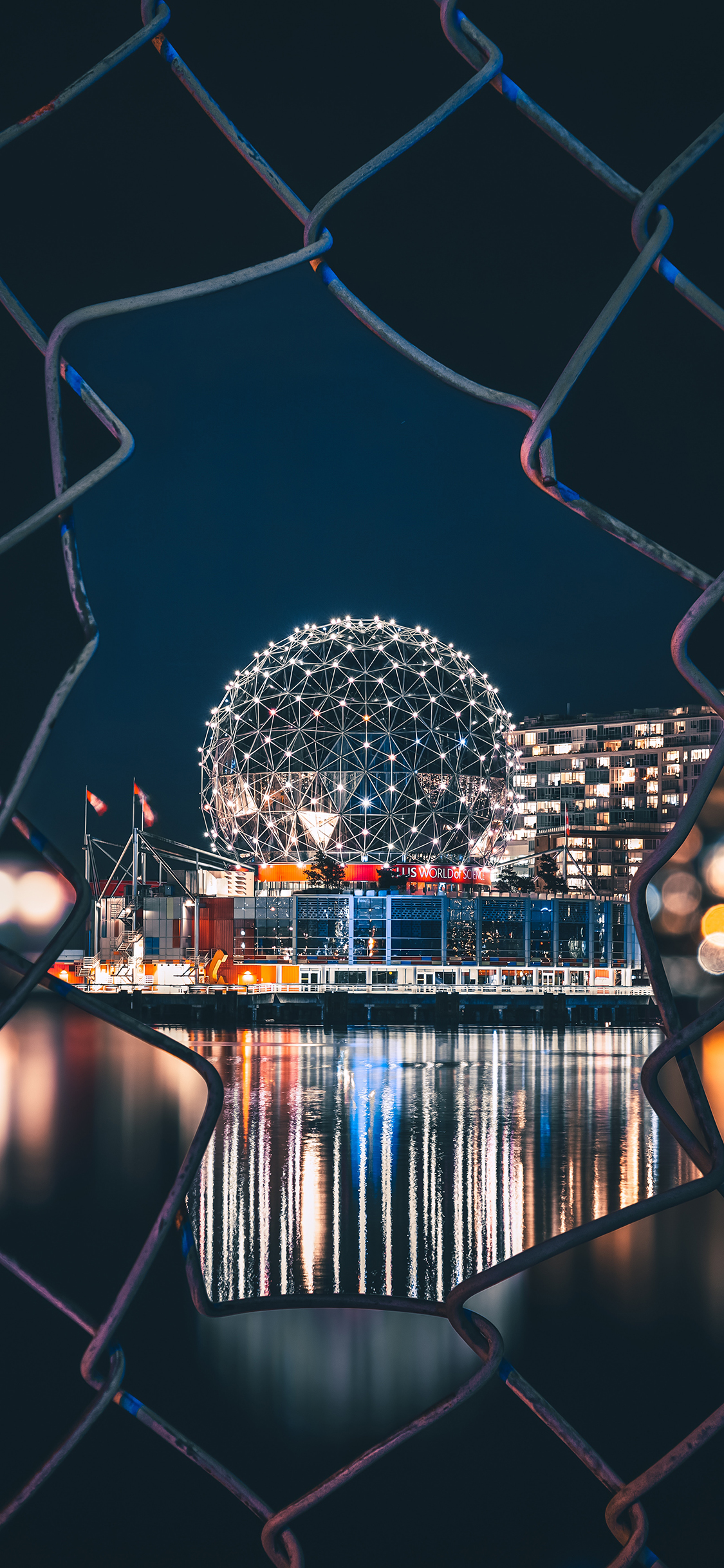 [2436×1125]夜景 建筑 标志性 铁丝网 苹果手机壁纸图片