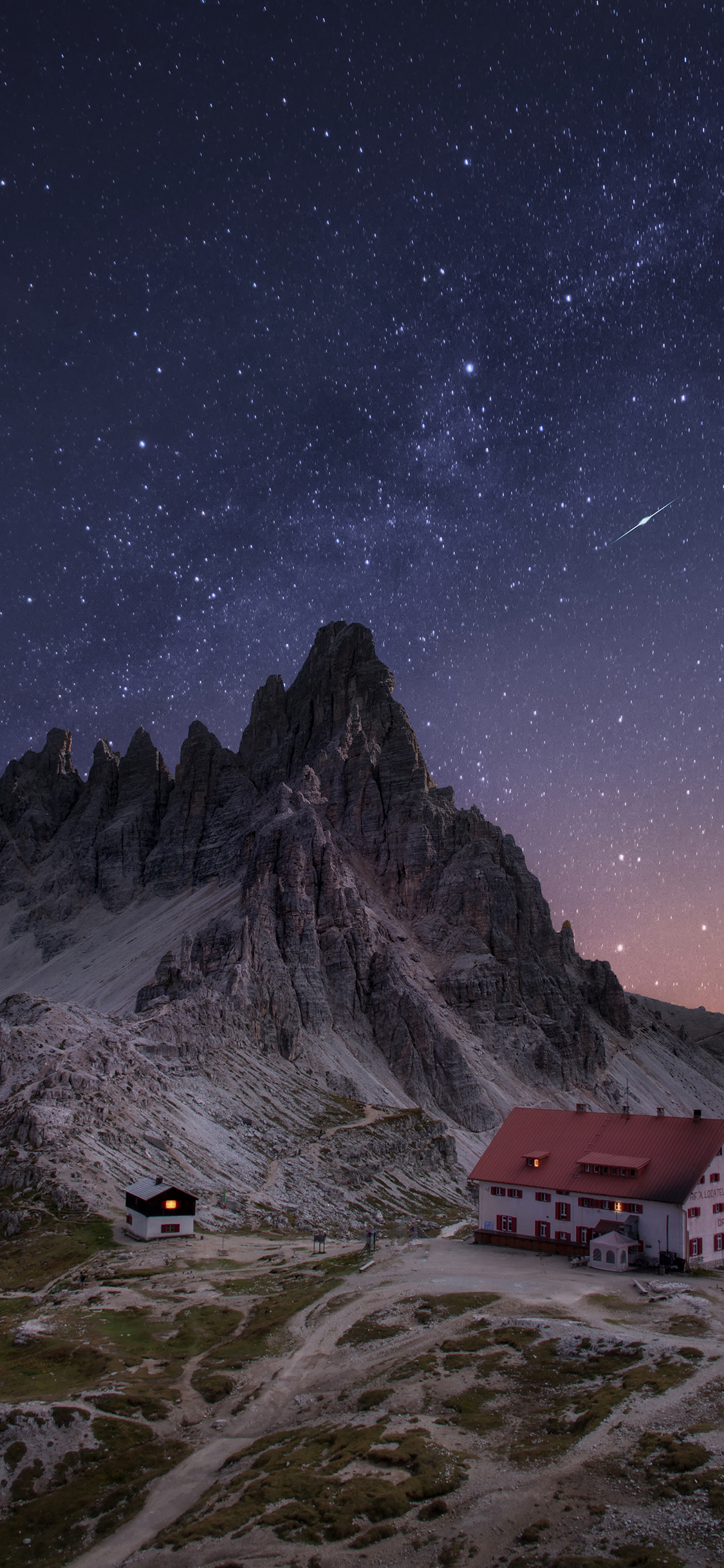 [2436×1125]夜景 房屋 星空 山脚 苹果手机壁纸图片