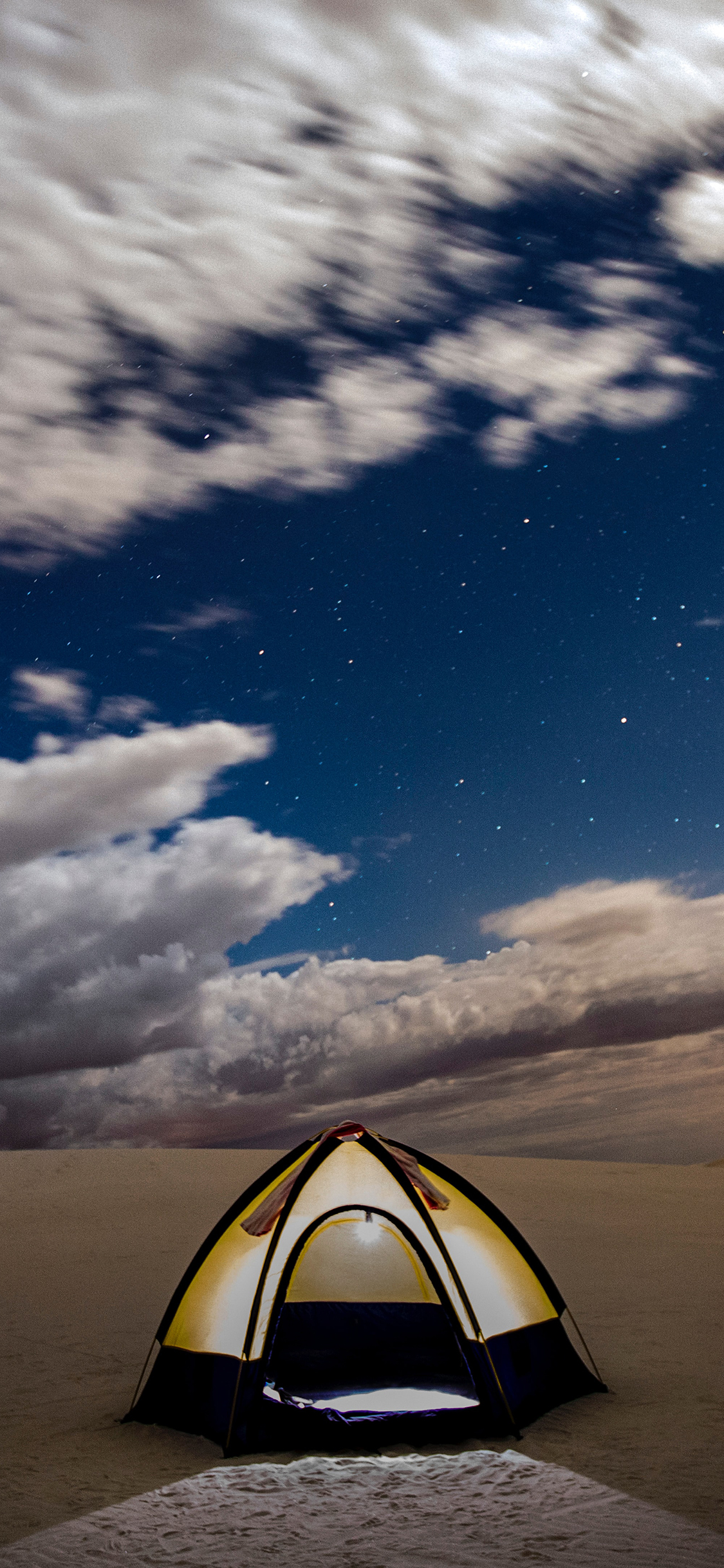 [2436×1125]夜景 蓝天 星空 帐篷 苹果手机壁纸图片
