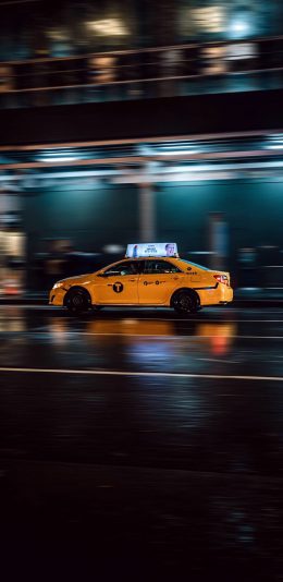 [2436x1125]夜景 街景 的士 黄色 行驶 苹果手机壁纸图片