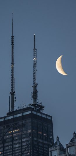 [2436x1125]夜空 月亮 建筑 信号塔 苹果手机壁纸图片