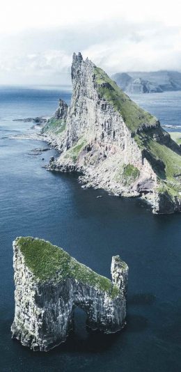 [2436x1125]大海 小山 自然 美景 苹果手机壁纸图片