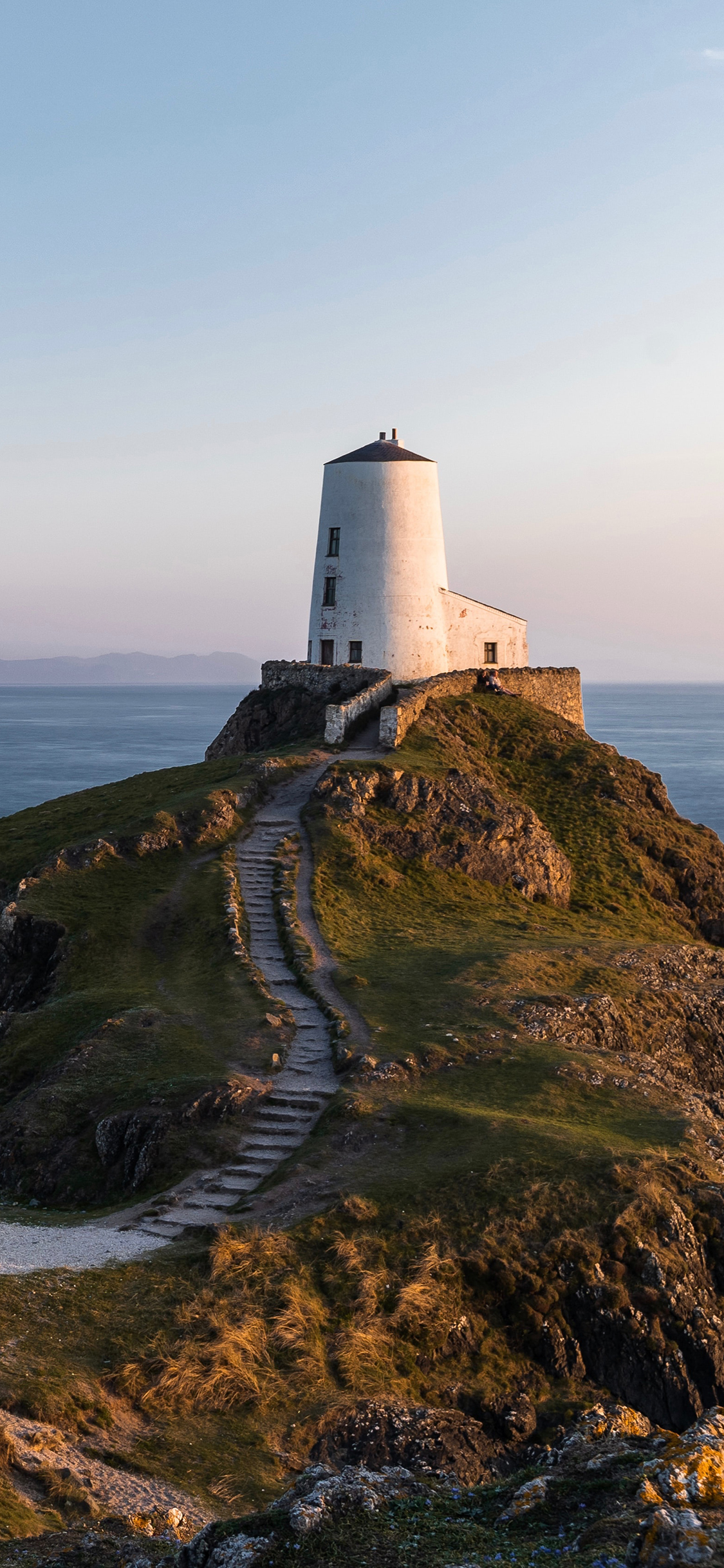 [2436×1125]大海 岩石 建筑 唯美海景 苹果手机壁纸图片
