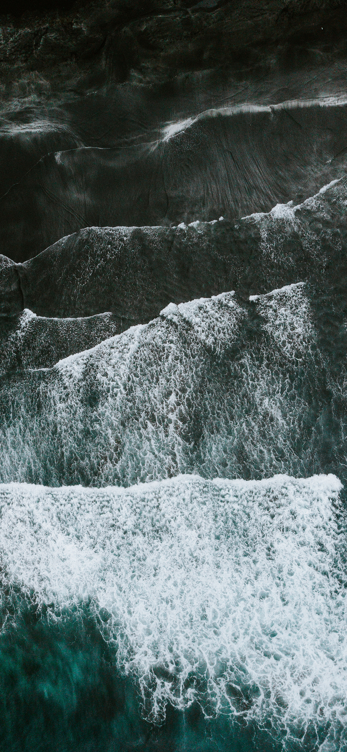 [2436×1125]大海 浪花 海水 翻涌 苹果手机壁纸图片