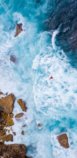 [2436x1125]大海 浪花 翻涌 岩石 苹果手机壁纸图片