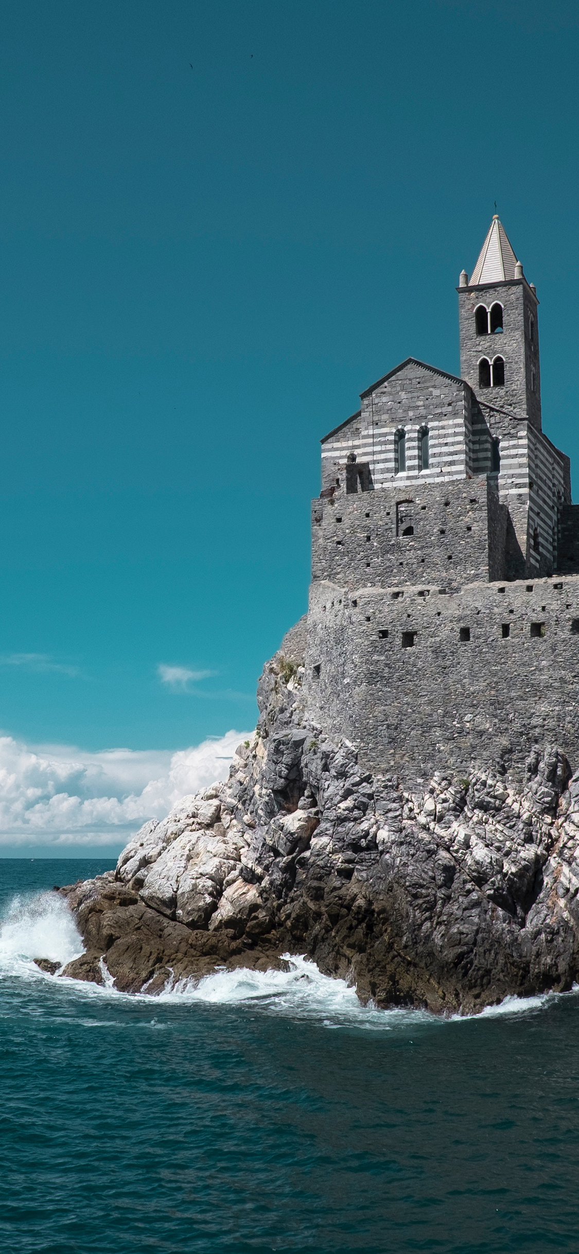 [2436×1125]大海 海岸 建筑  复古 苹果手机壁纸图片