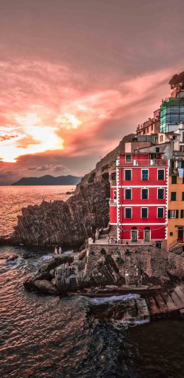 [2436x1125]大海 海岸 建筑 楼房 苹果手机壁纸图片