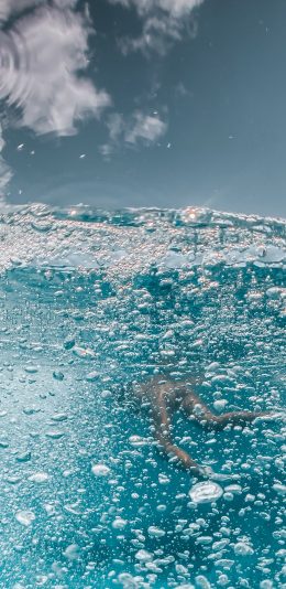 [2436x1125]大海 海水 潜水 气泡 苹果手机壁纸图片