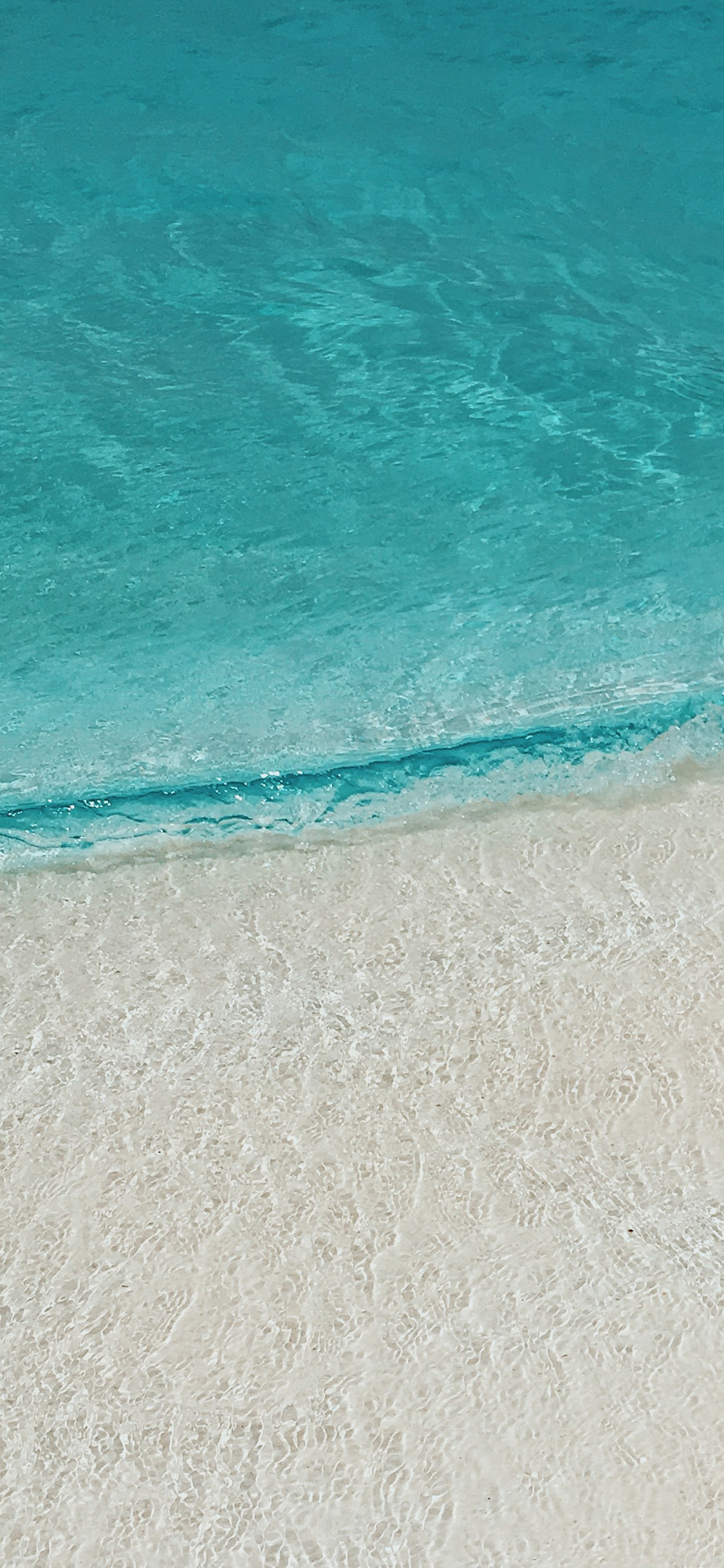 [2436×1125]大海 海洋 海水 清澈 沙滩 苹果手机壁纸图片