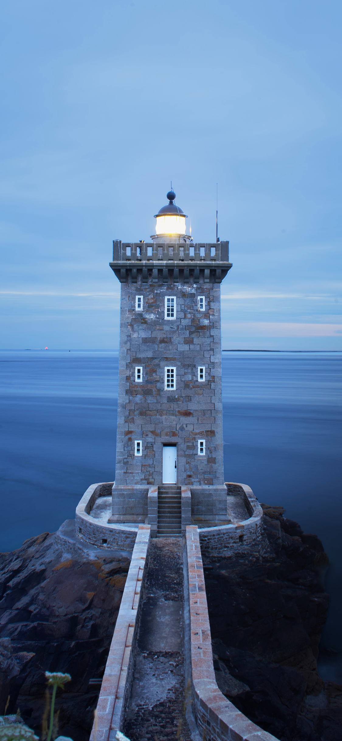 [2436×1125]大海 灯塔 信号塔 建筑 苹果手机壁纸图片