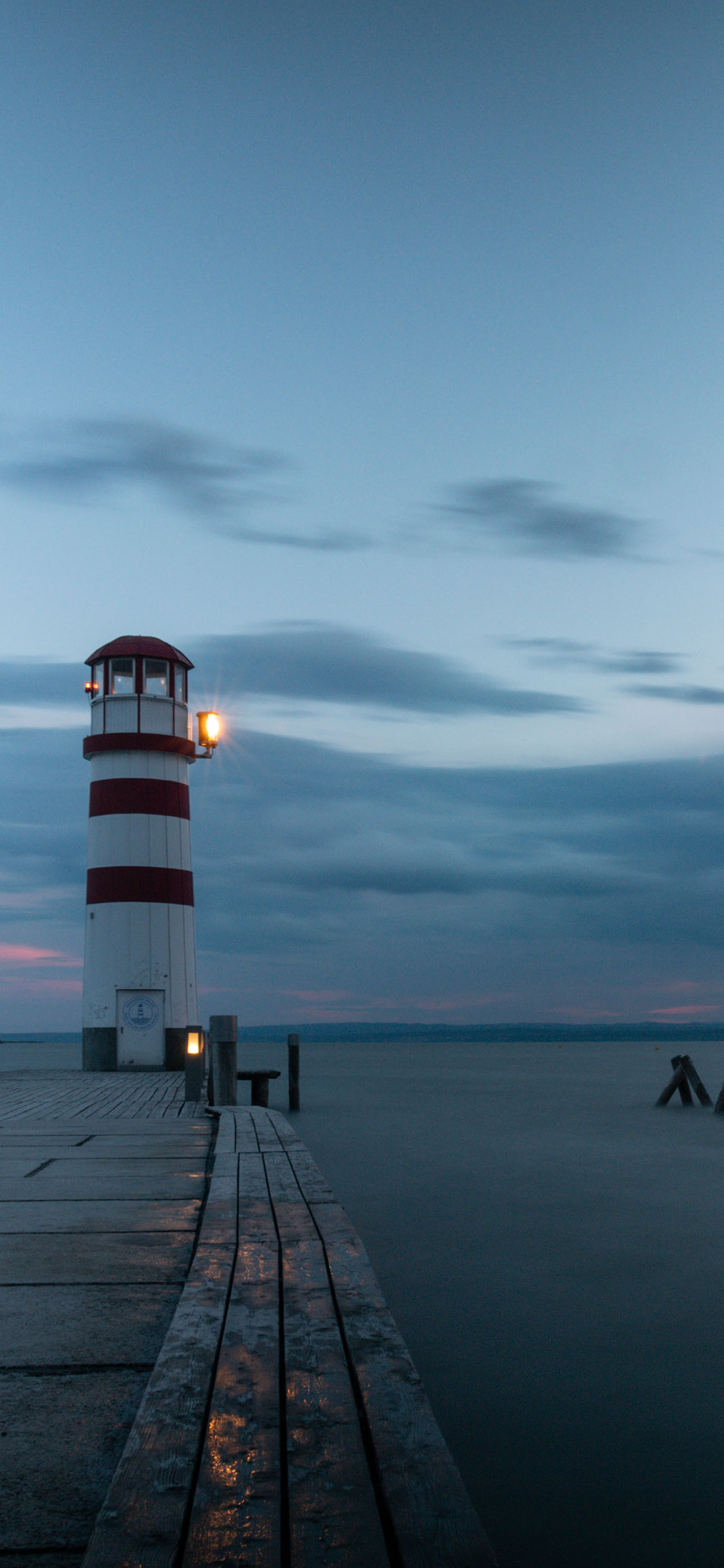 [2436×1125]大海 灯塔 信号塔 风景 苹果手机壁纸图片