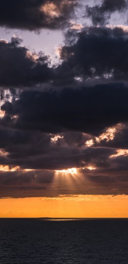 [2436x1125]天空 云层 乌云 阳光 苹果手机壁纸图片