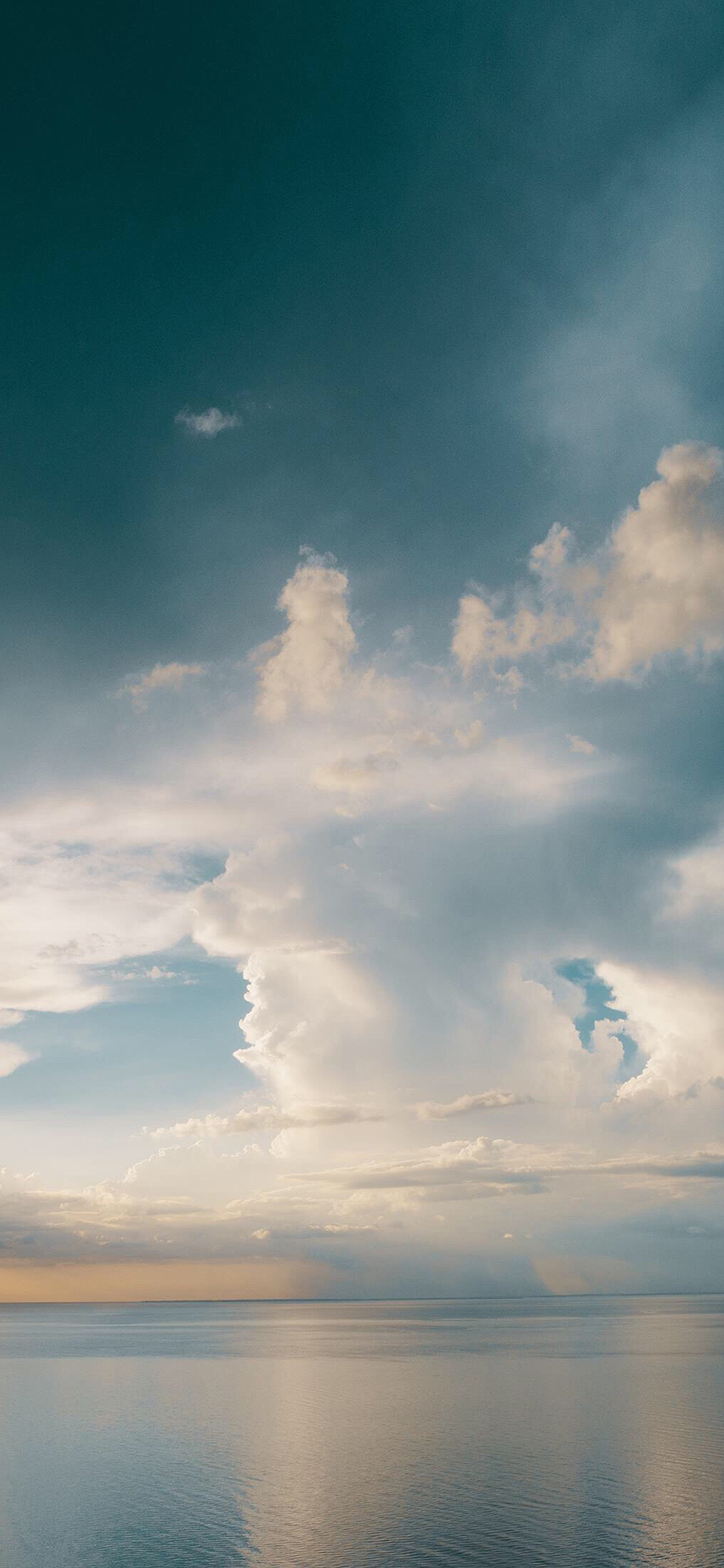 [2436×1125]天空 云层 海平面 景色 苹果手机壁纸图片