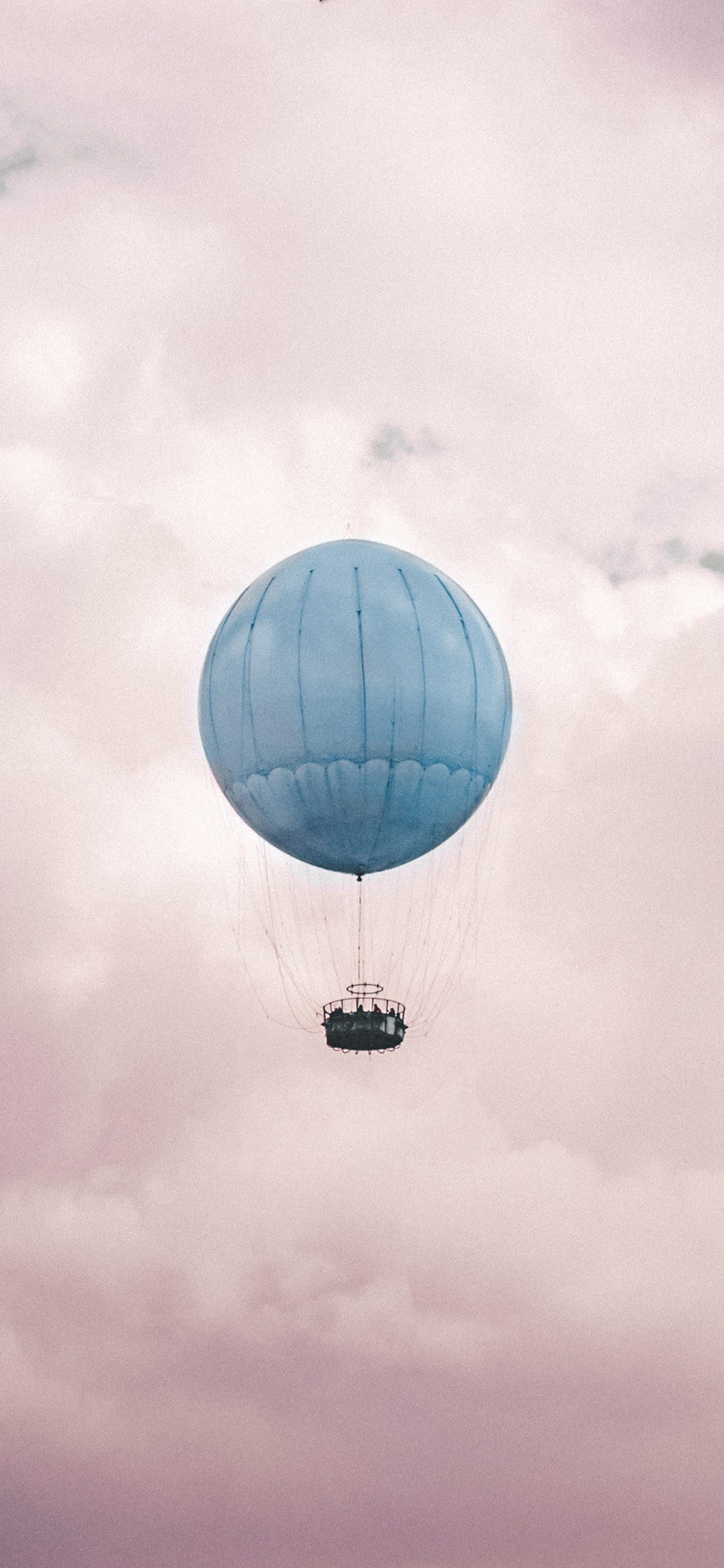 [2436×1125]天空 云朵 热气球 蓝色 苹果手机壁纸图片