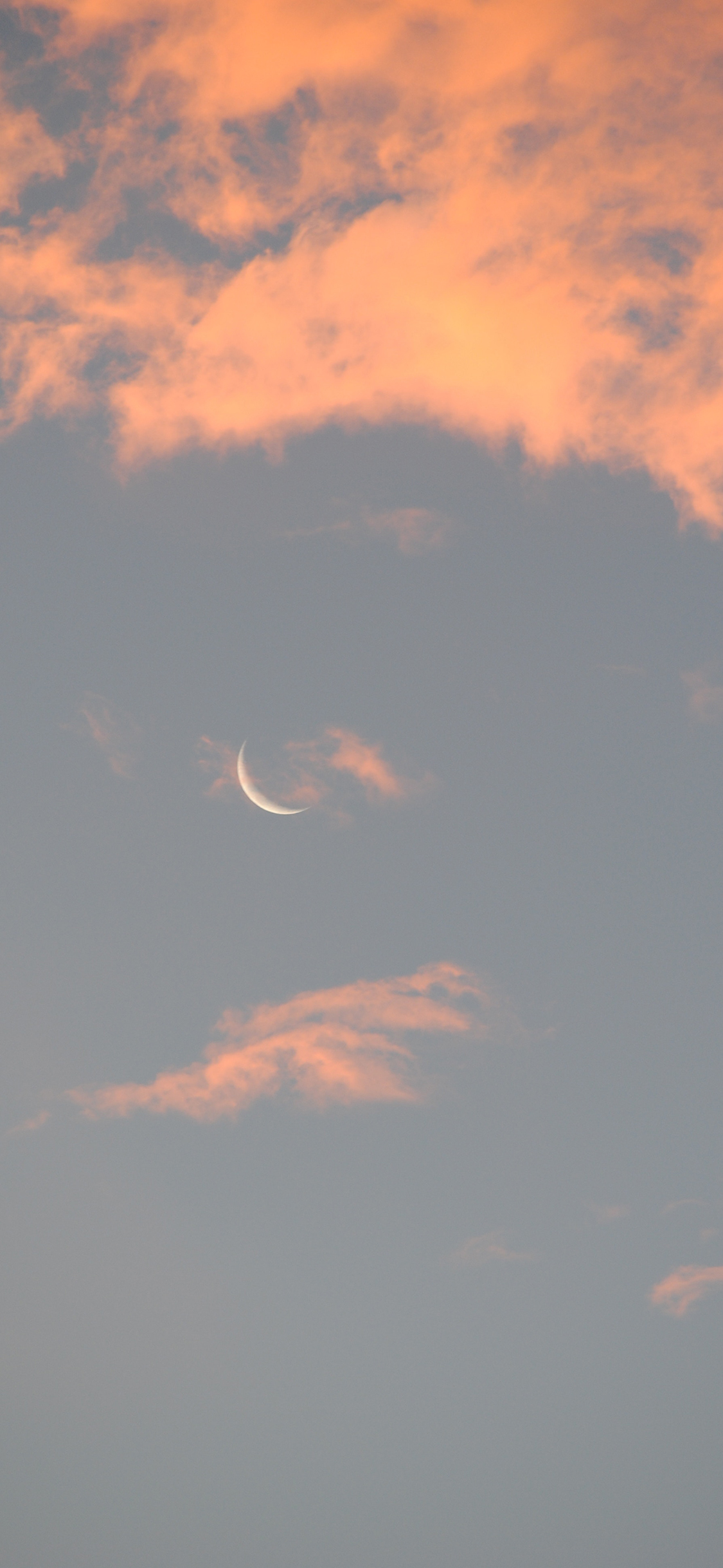 [2436×1125]天空 傍晚 红云 月牙 苹果手机壁纸图片
