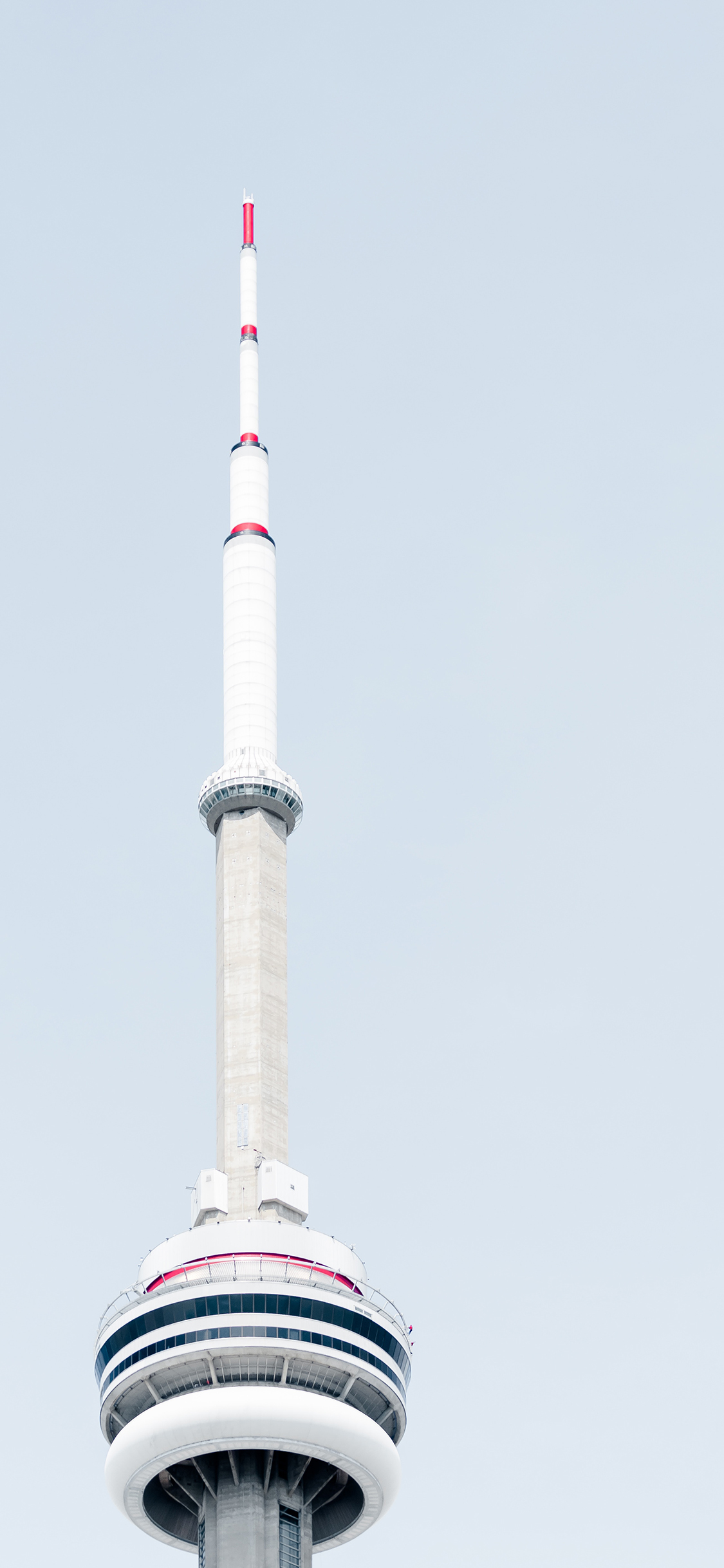 [2436×1125]天空 电视塔 顶部 高处 苹果手机壁纸图片