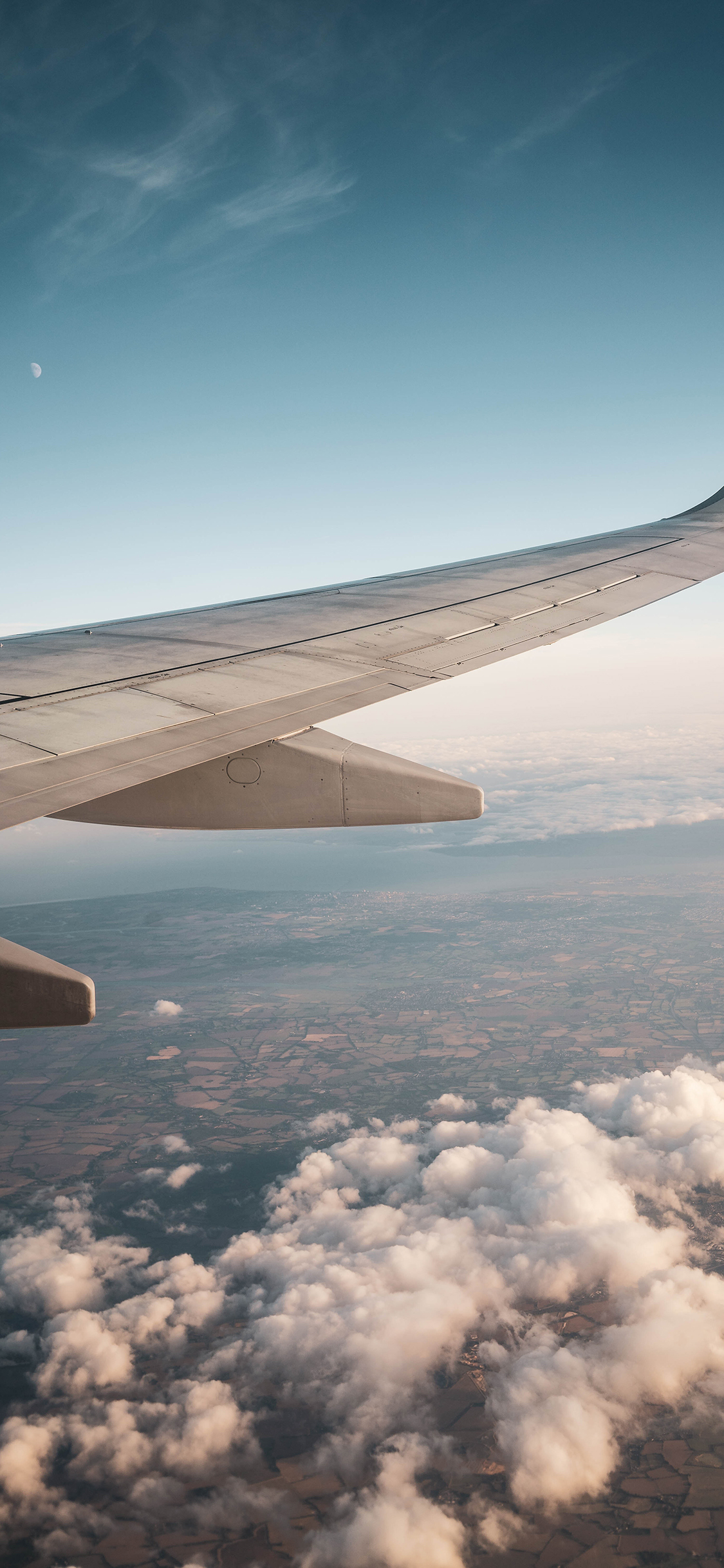 [2436×1125]太空 飞机 机翼 云端 云朵 航拍 苹果手机壁纸图片