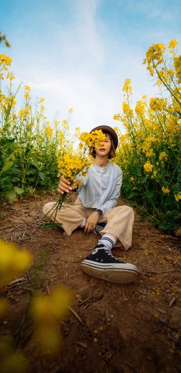 [2436x1125]女孩 油菜花田 郊外 写真 苹果手机壁纸图片