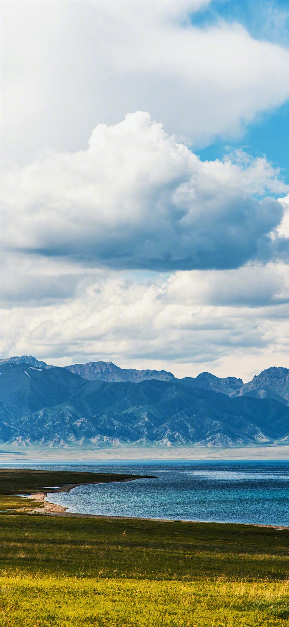 [2436×1125]山水 湖水 草坪 大自然 苹果手机壁纸图片