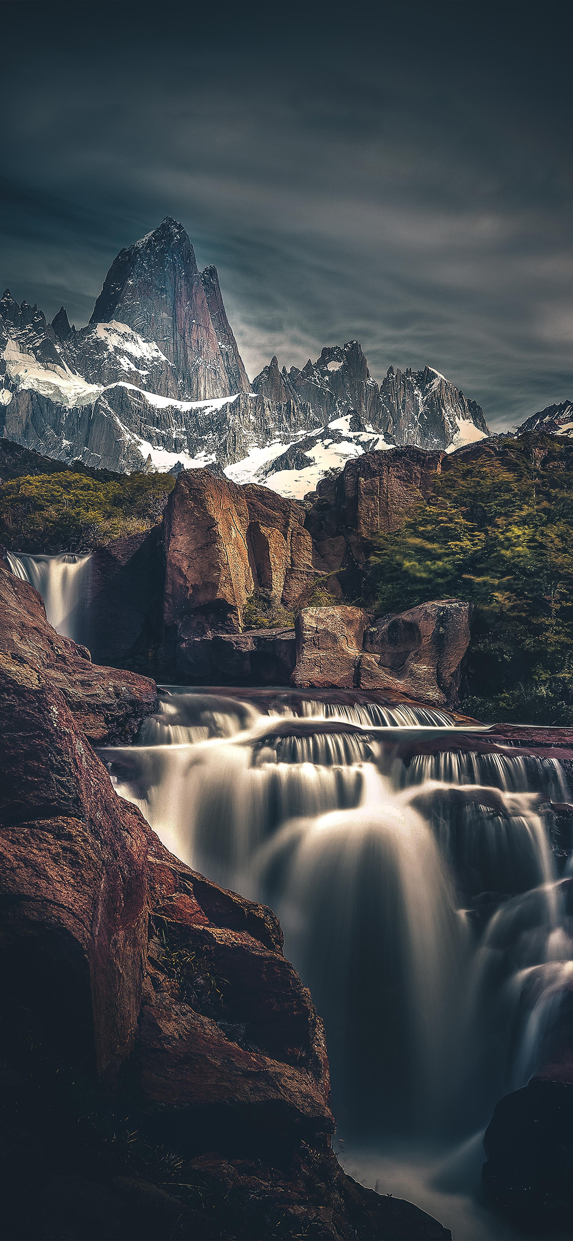 [2436×1125]山水 石岩 瀑布 高山 苹果手机壁纸图片