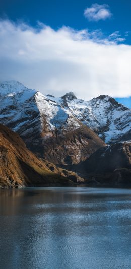 [2436x1125]山水 雪峰 湖水 水面 蓝天 白云 苹果手机壁纸图片