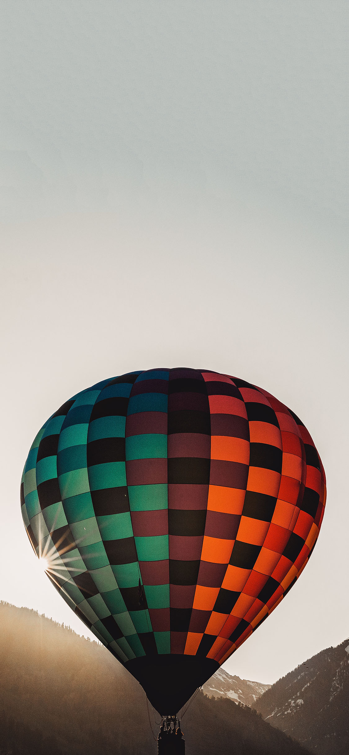 [2436×1125]山脉 热气球 阳光 风景 苹果手机壁纸图片