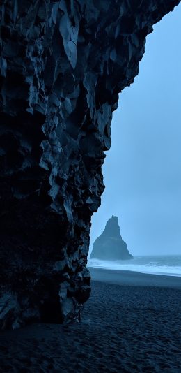 [2436x1125]峭壁 大海 岩石 礁石  昏暗 苹果手机壁纸图片