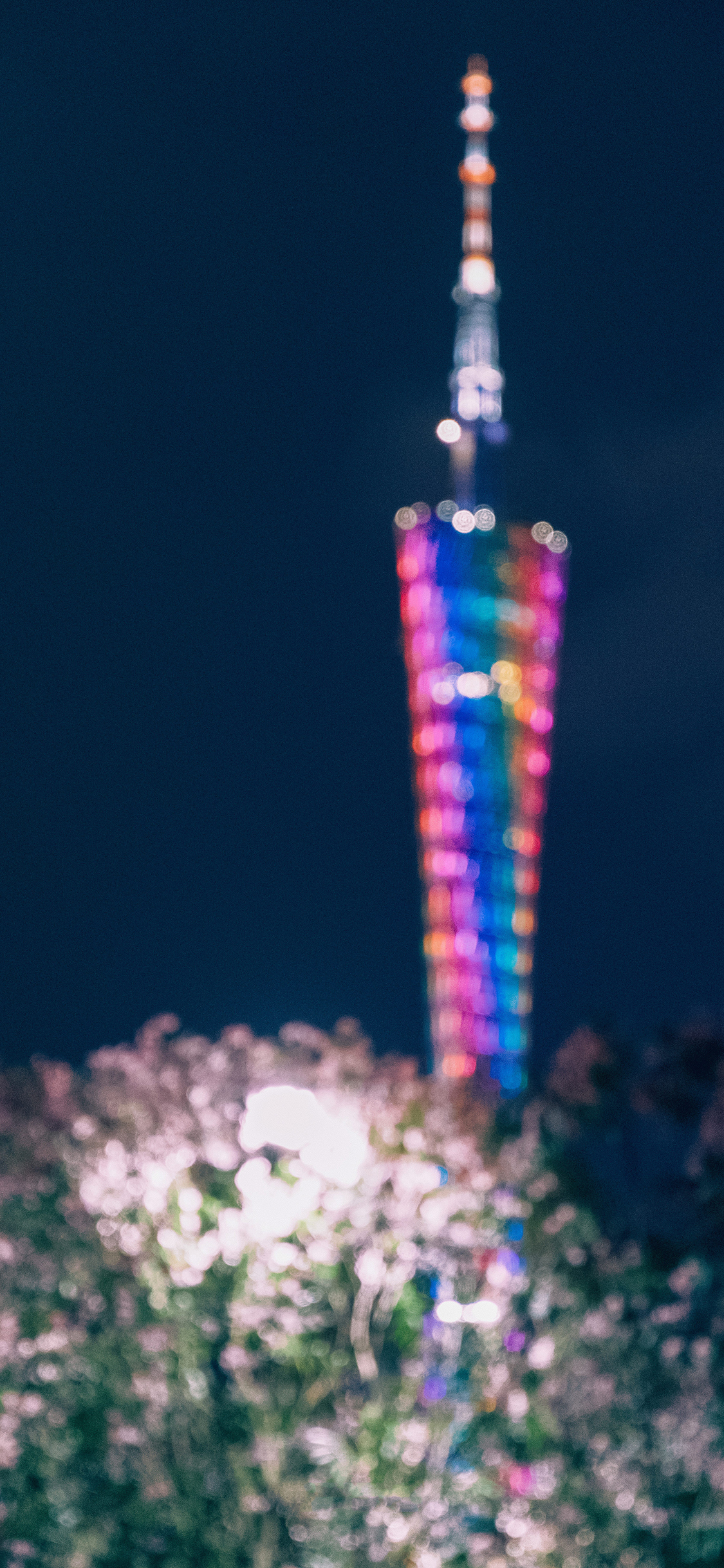 [2436×1125]广州塔 建筑 小蛮腰 光晕 苹果手机壁纸图片