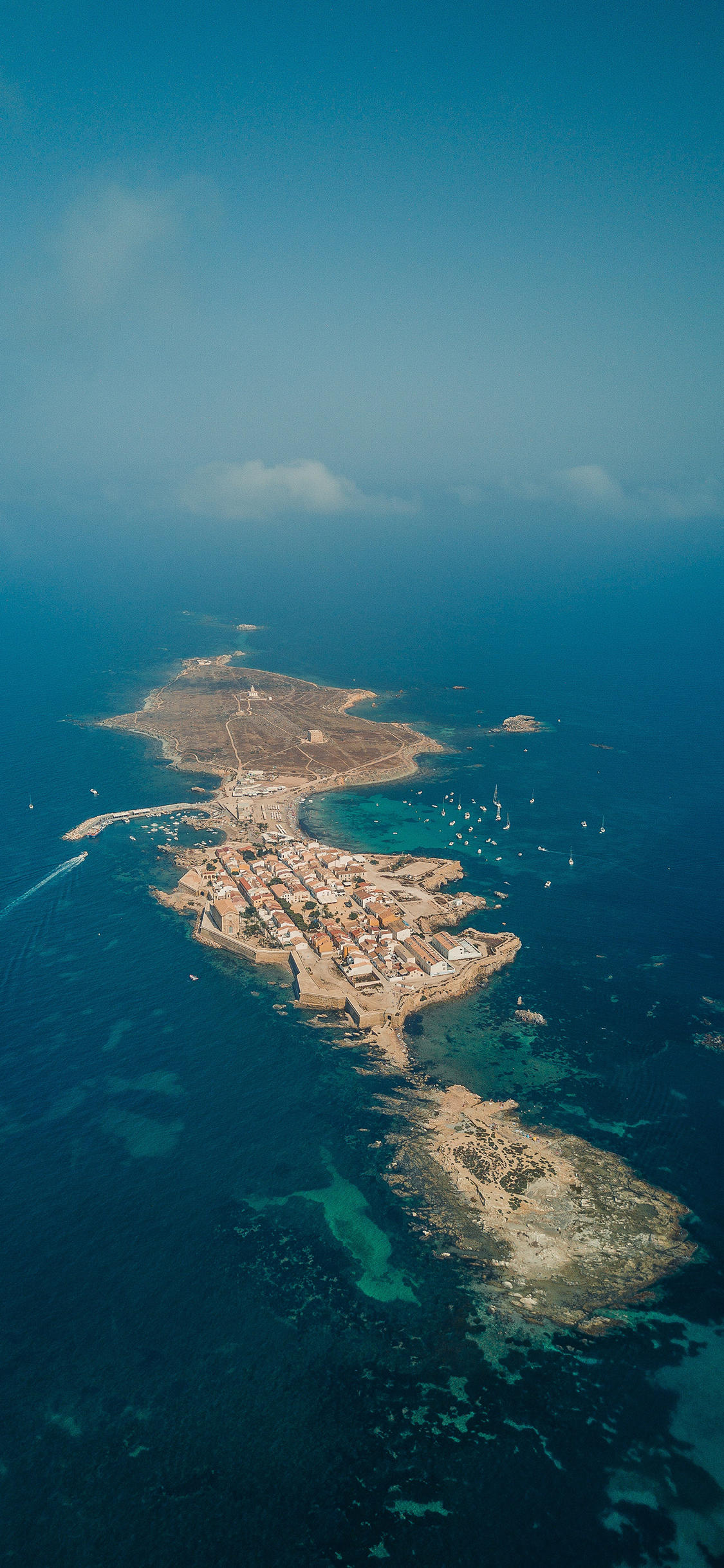 [2436×1125]度假 大海 航拍 大洋 海平面 苹果手机壁纸图片