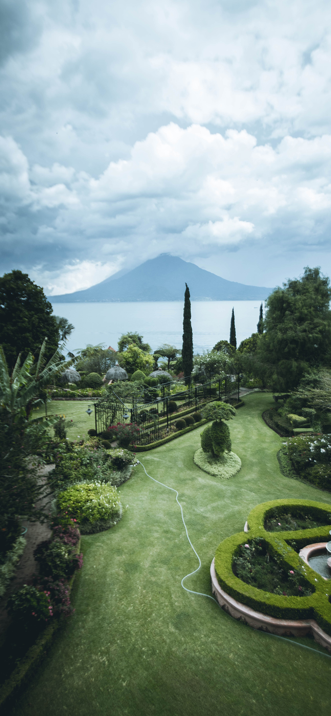[2436×1125]庭院 绿化 植被 度假 苹果手机壁纸图片