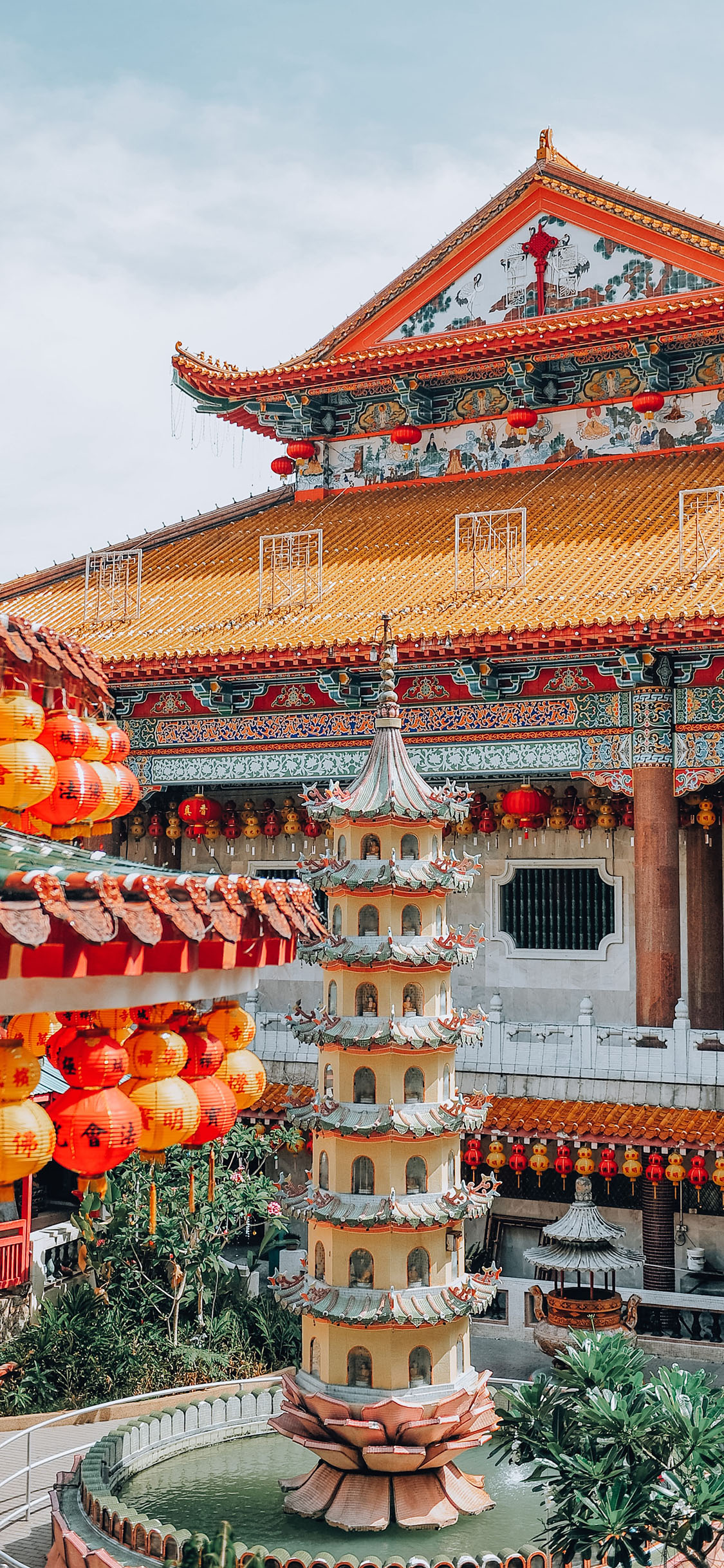 [2436×1125]建筑 寺庙 塔楼 色彩 苹果手机壁纸图片