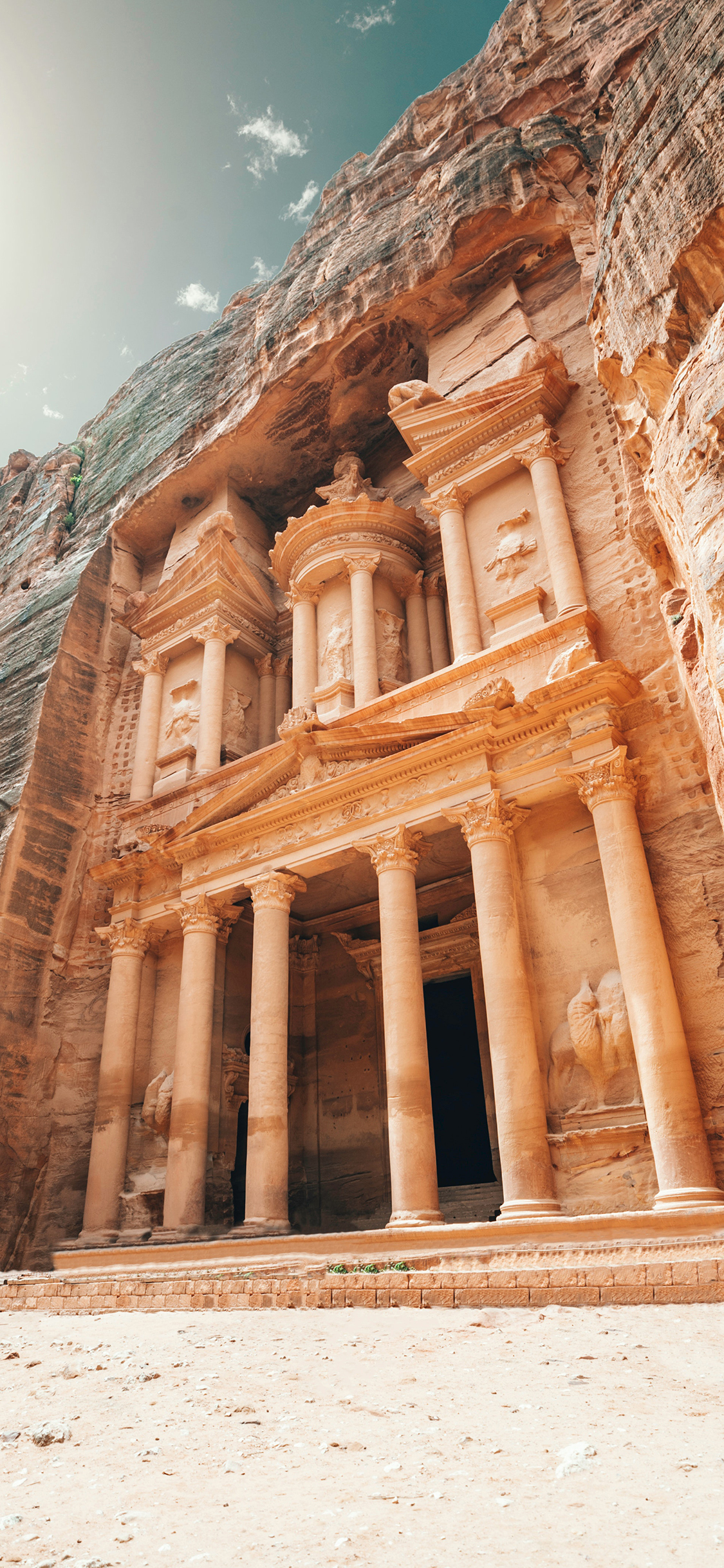[2436×1125]建筑 异域 柱子 石窟 苹果手机壁纸图片