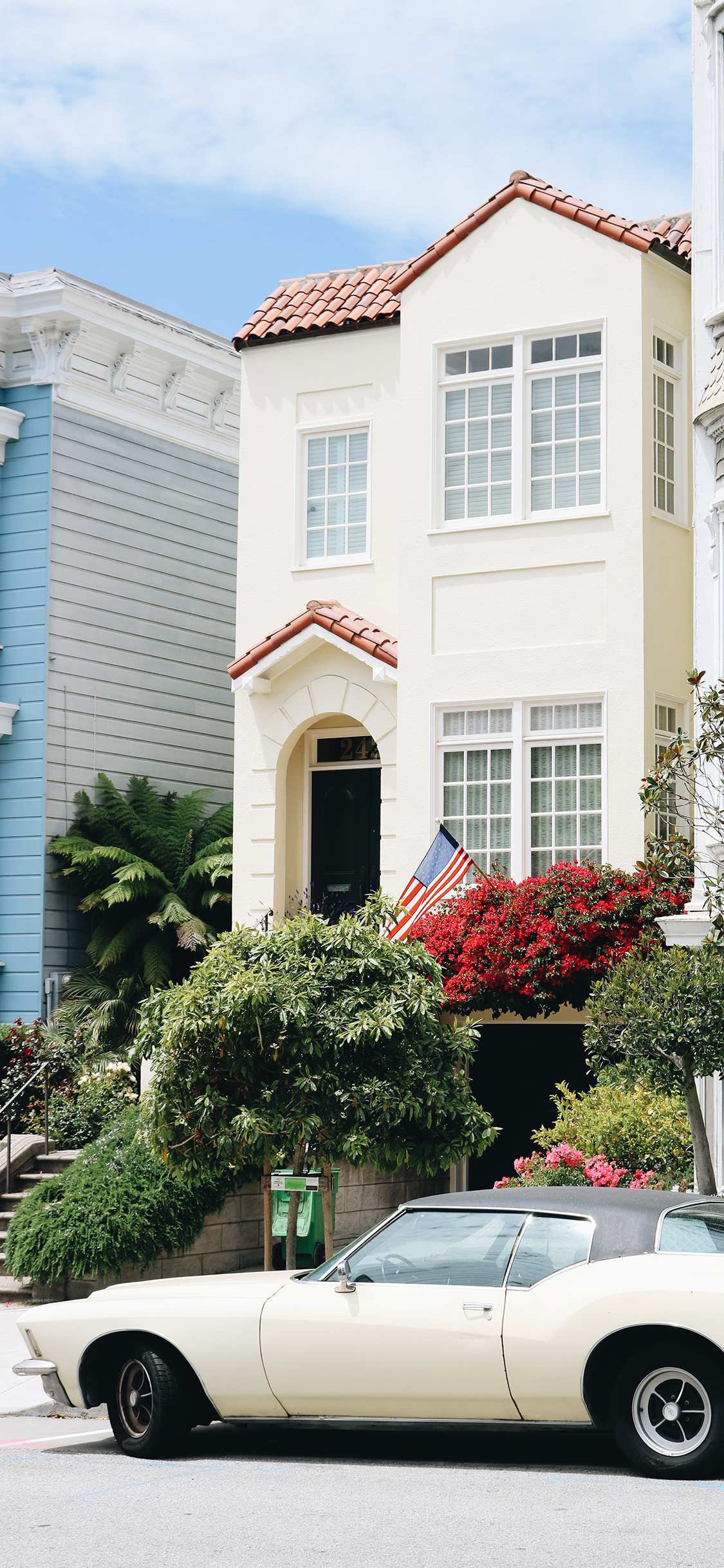 [2436×1125]建筑 房屋 街道 汽车 复古 敞篷 苹果手机壁纸图片