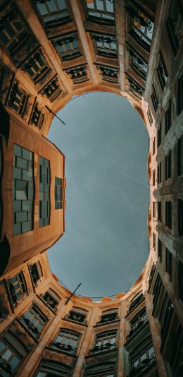 [2436x1125]建筑 楼房 仰视 天空 苹果手机壁纸图片