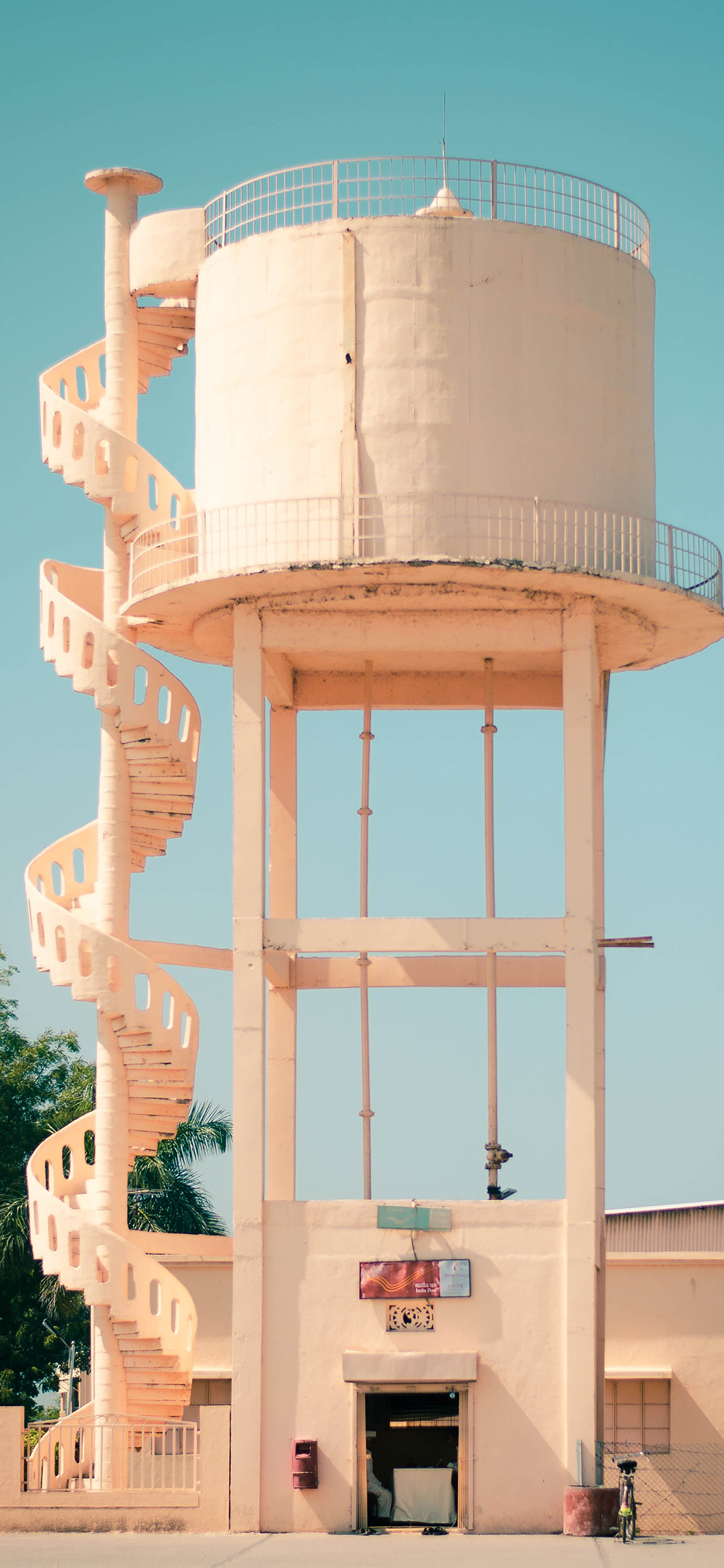 [2436×1125]建筑 楼梯 旋转 设计 苹果手机壁纸图片