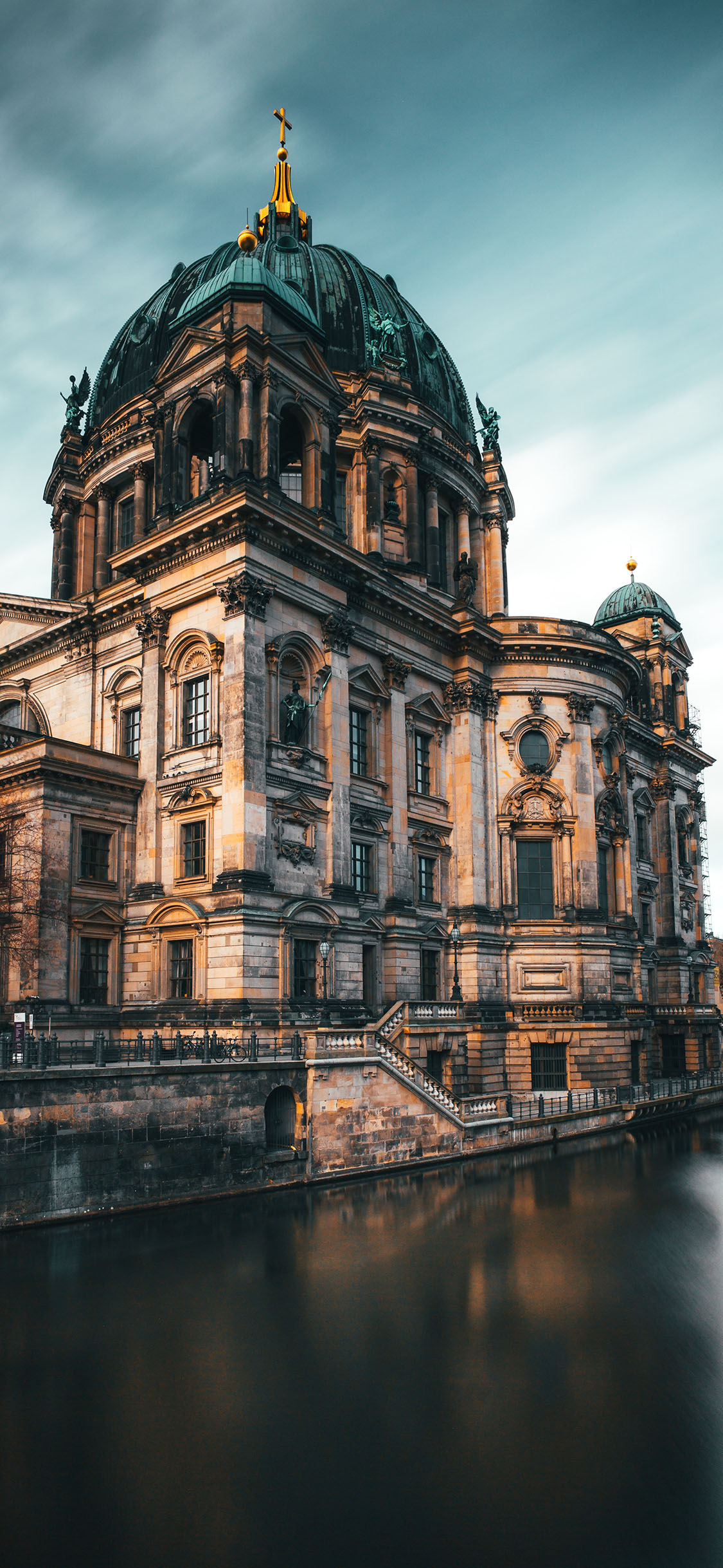 [2436×1125]建筑 欧式 堡垒 蓝天 苹果手机壁纸图片