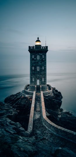 [2436x1125]建筑 灯塔 海边 灯光 苹果手机壁纸图片