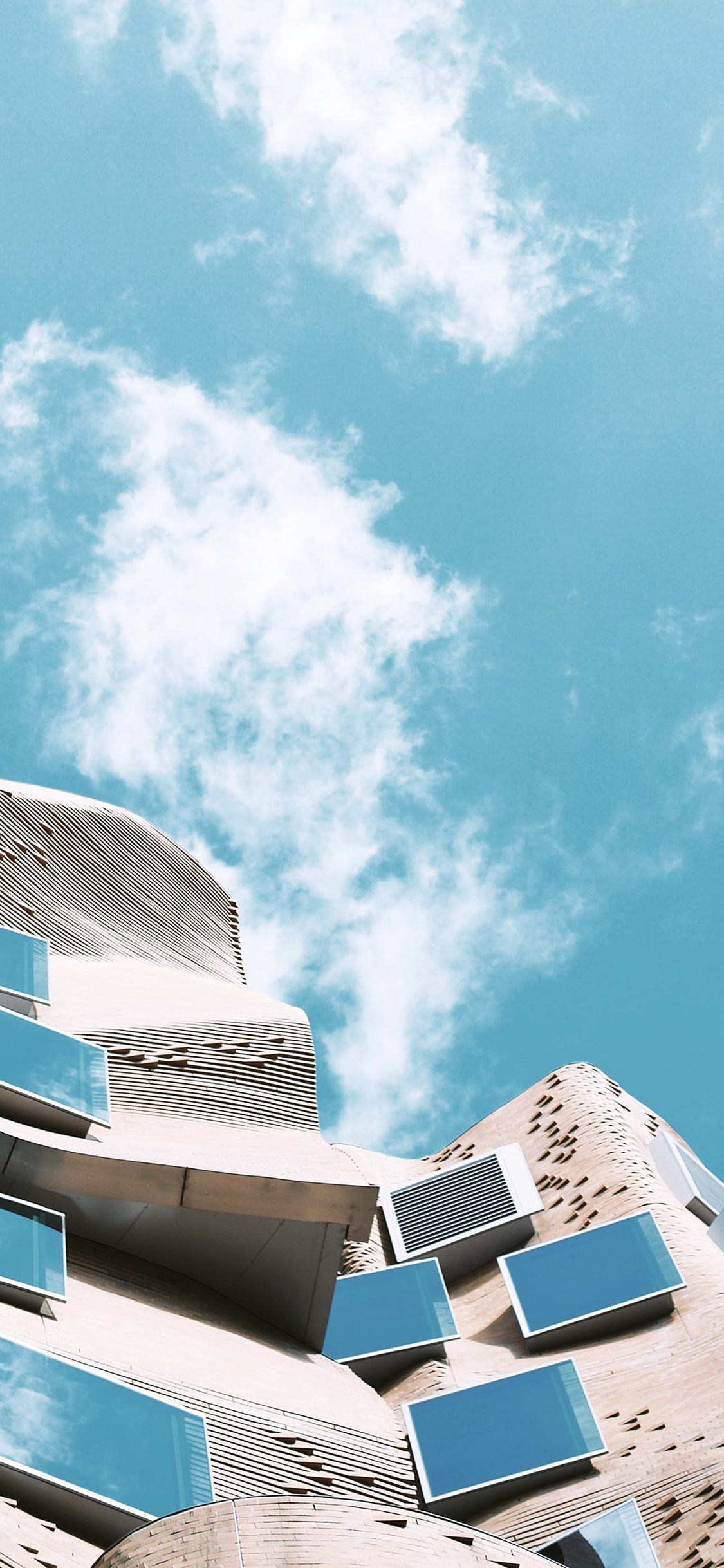 [2436×1125]建筑 设计 现代 窗 天空 蓝天白云 玻璃 苹果手机壁纸图片