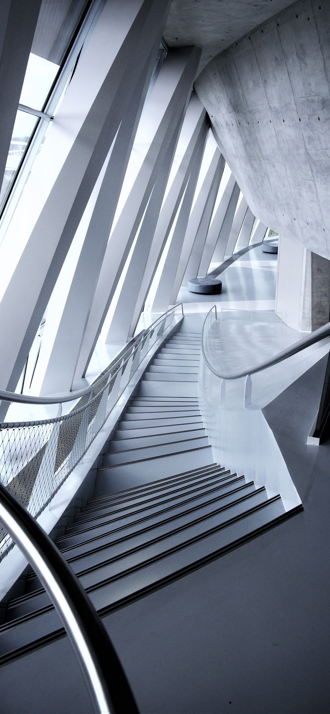 [2436×1125]建筑 设计 空间 楼梯 延伸 苹果手机壁纸图片