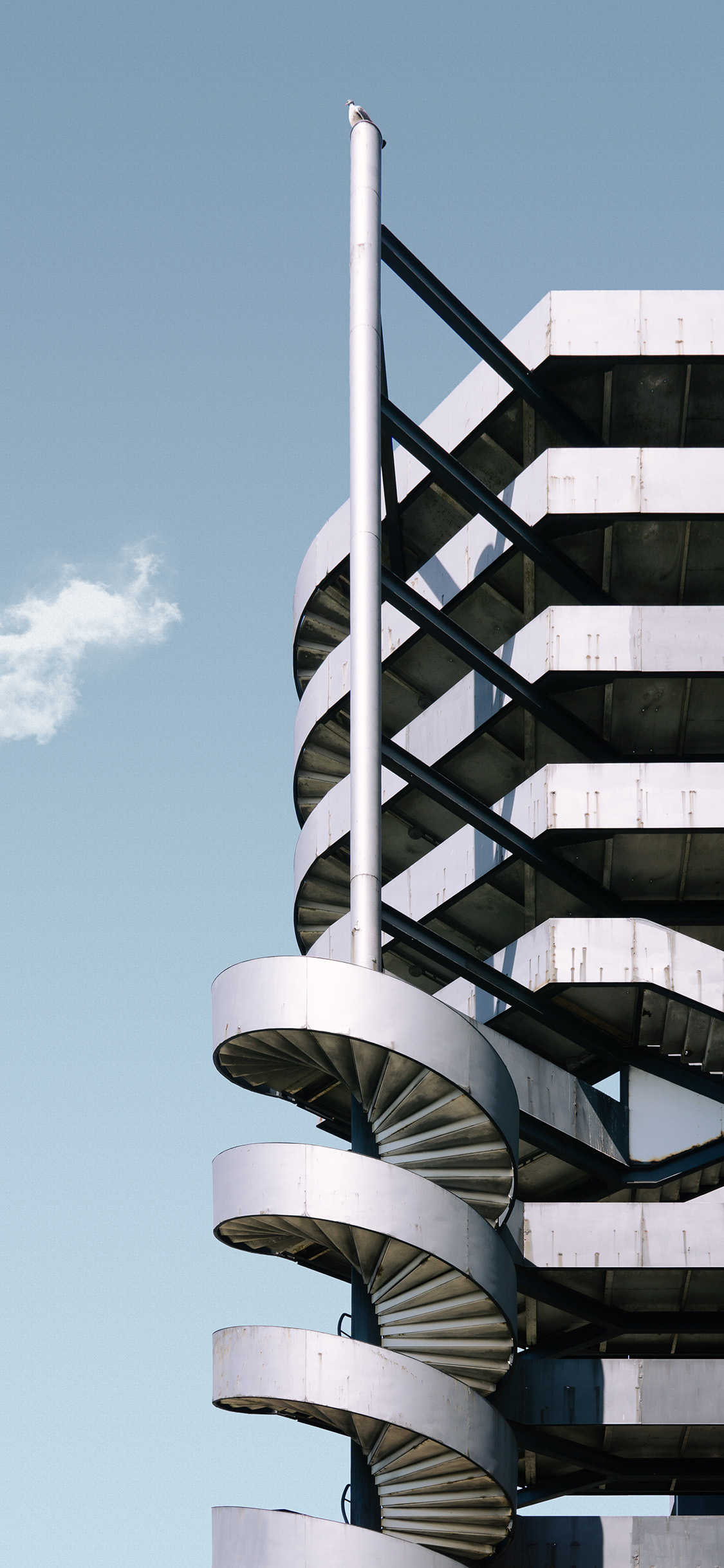 [2436×1125]建筑 高楼 螺旋楼梯 苹果手机壁纸图片