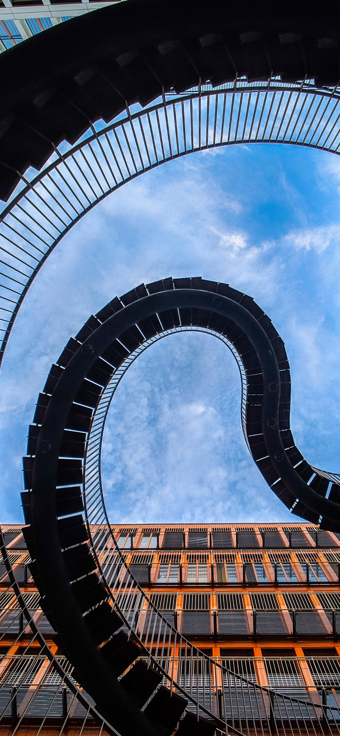 [2436×1125]建筑 高楼 螺旋楼梯 特色 苹果手机壁纸图片