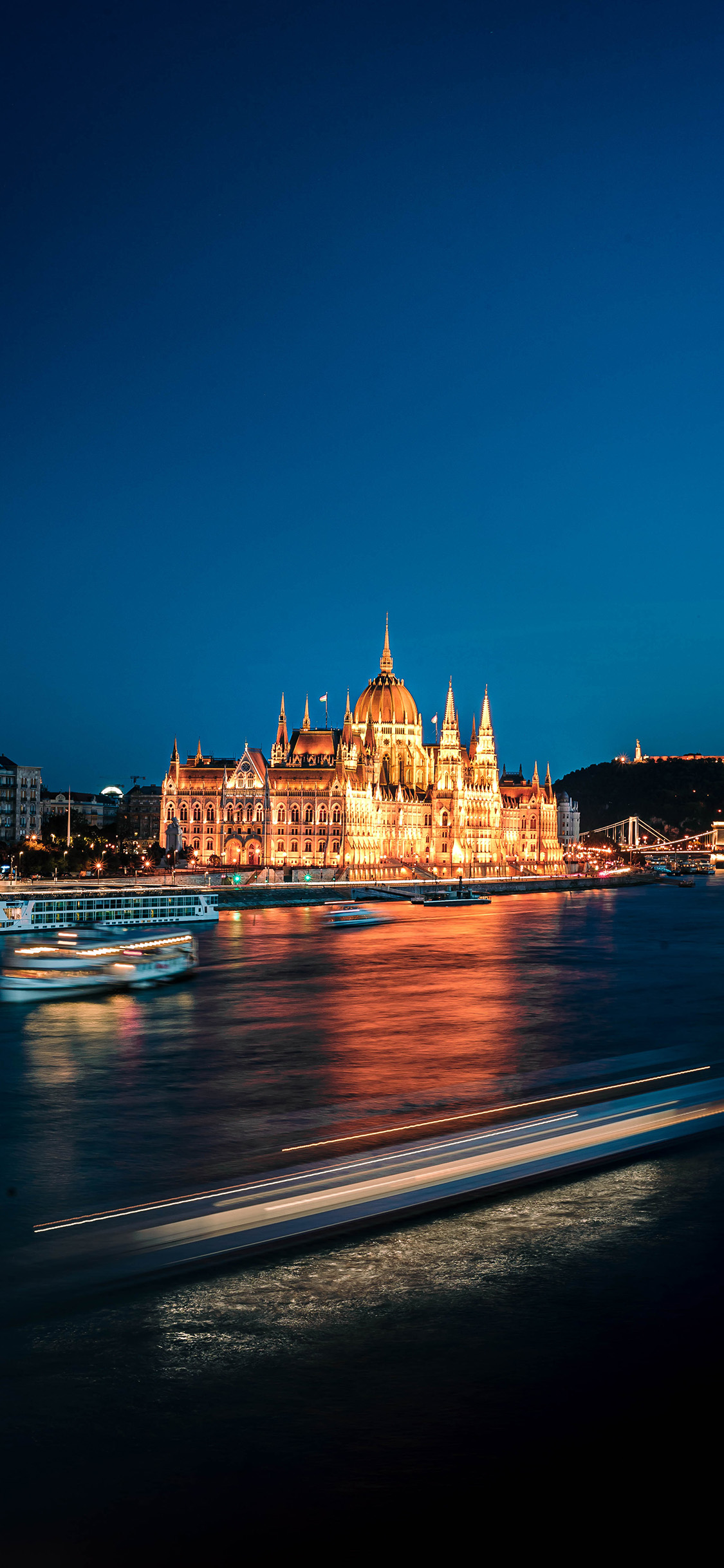[2436×1125]异国 城市 建筑 欧式 夜景 苹果手机壁纸图片