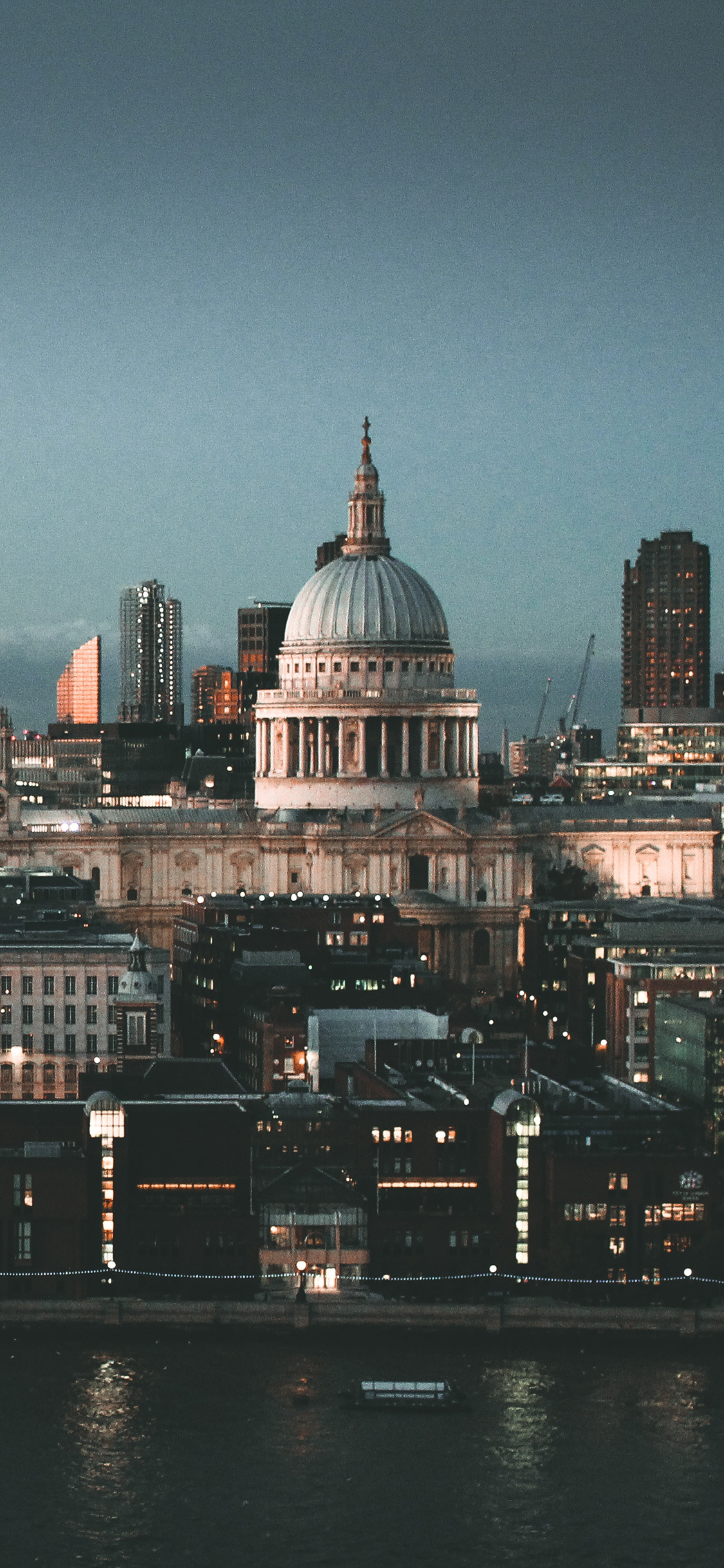 [2436×1125]异域 风情建筑 夜景 堡垒 苹果手机壁纸图片