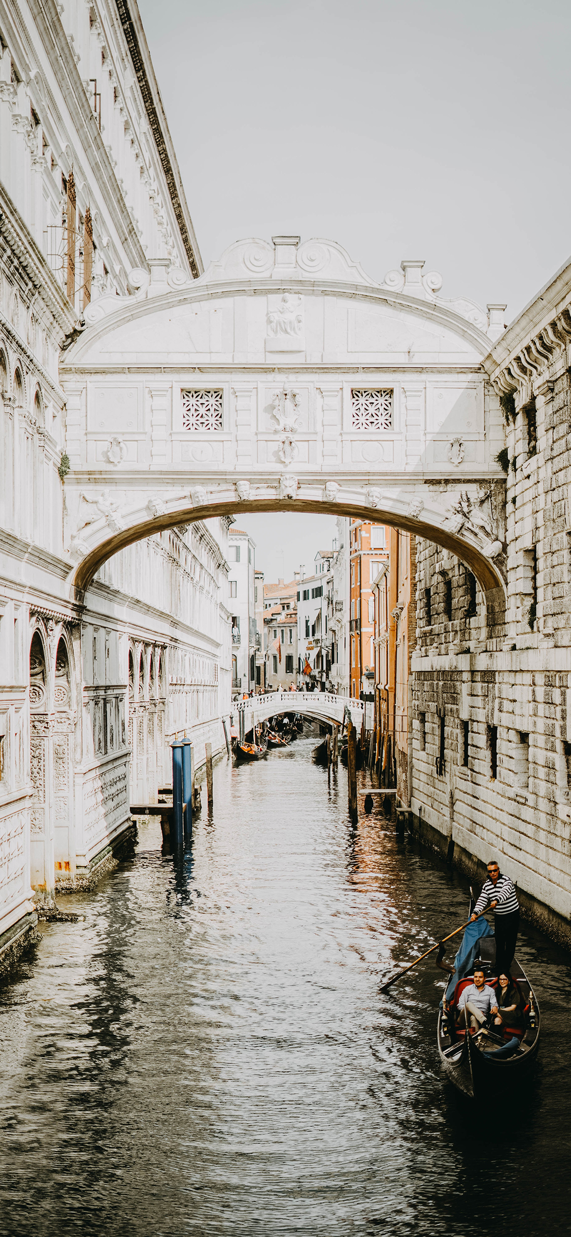 [2436×1125]异域风情 建筑 欧式 河流 苹果手机壁纸图片