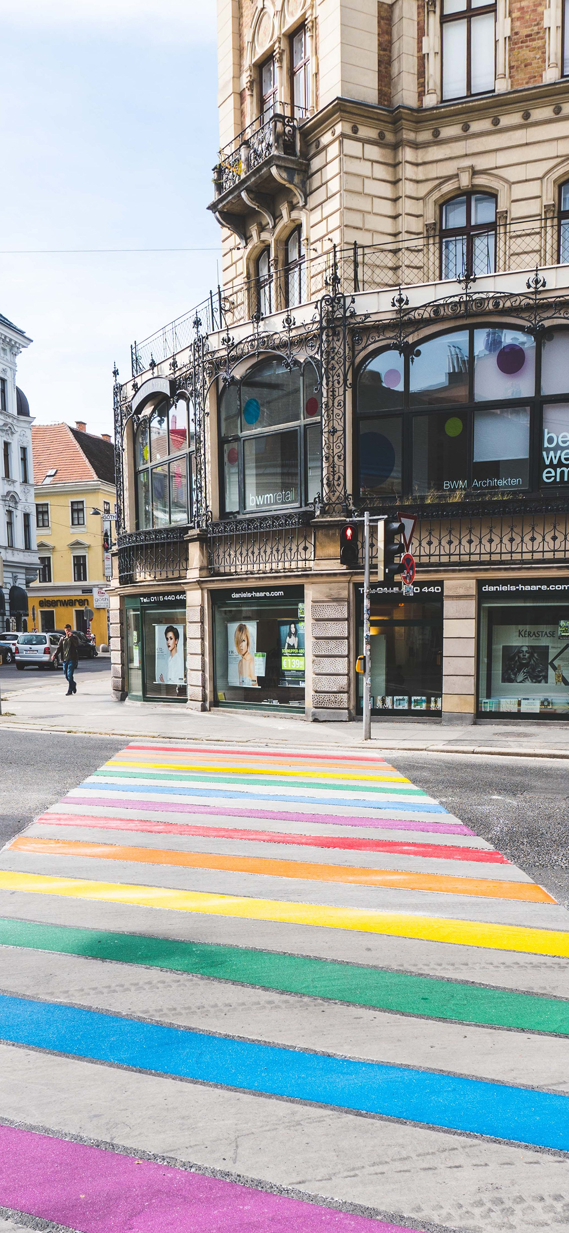 [2436×1125]彩虹 街道 人行道 建筑 苹果手机壁纸图片