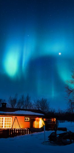 [2436x1125]房屋 夜晚 极光 唯美 苹果手机壁纸图片